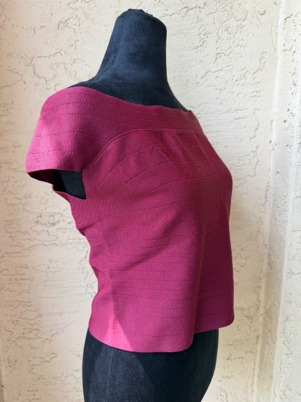 By Anthropologie Dark Wine Off-The-Shoulder Bandage Cropped Sweater Sz M NWT - Picture 4 of 13